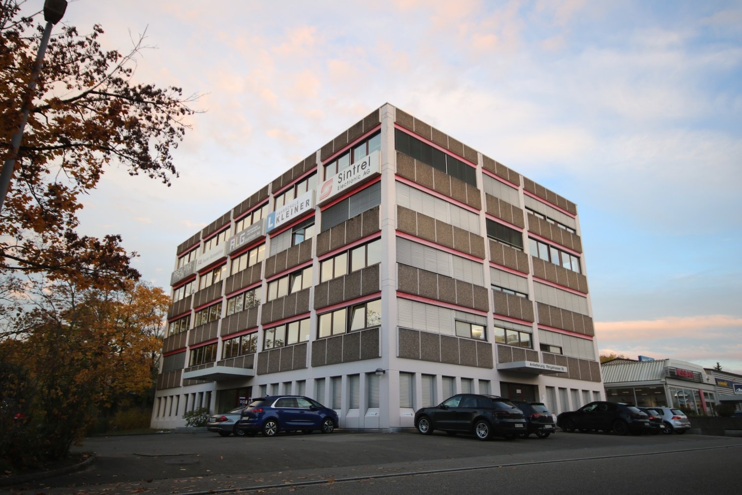 102m² commerciale