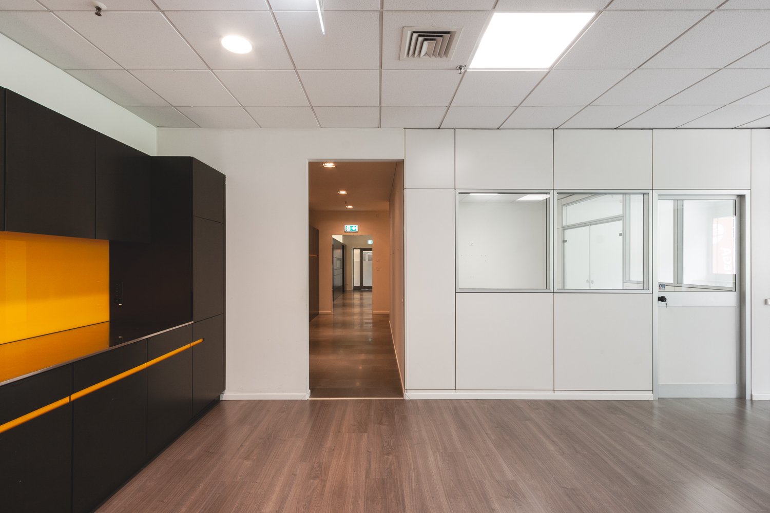 233m² office