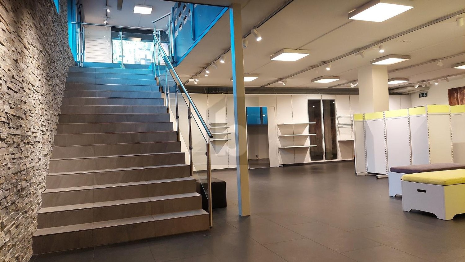 Negozio di 385m²