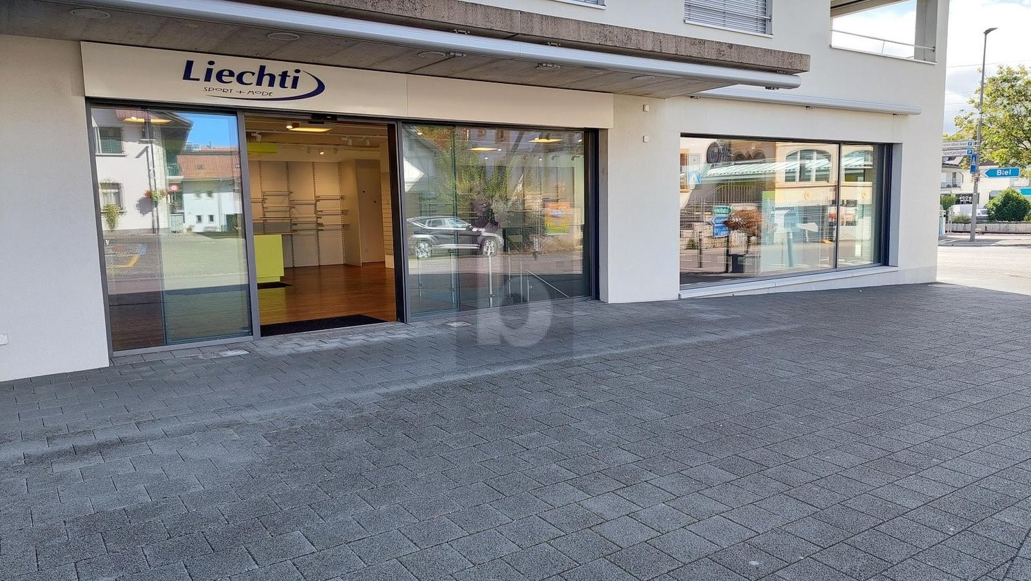 Negozio di 385m²