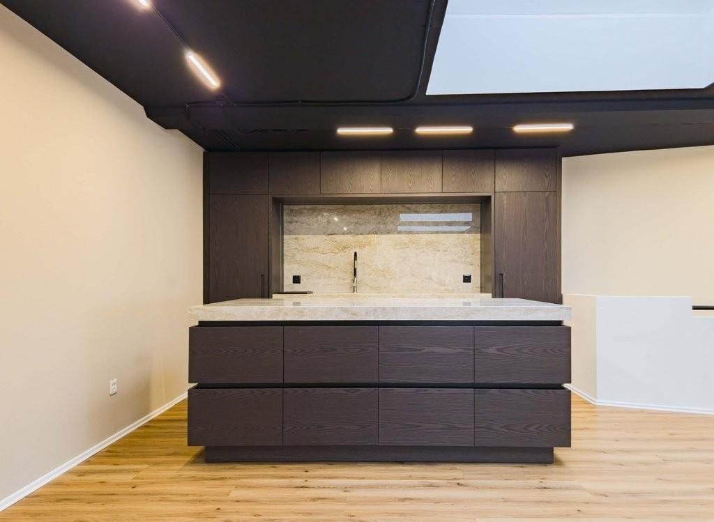 198m² shop, foto 6 di 9