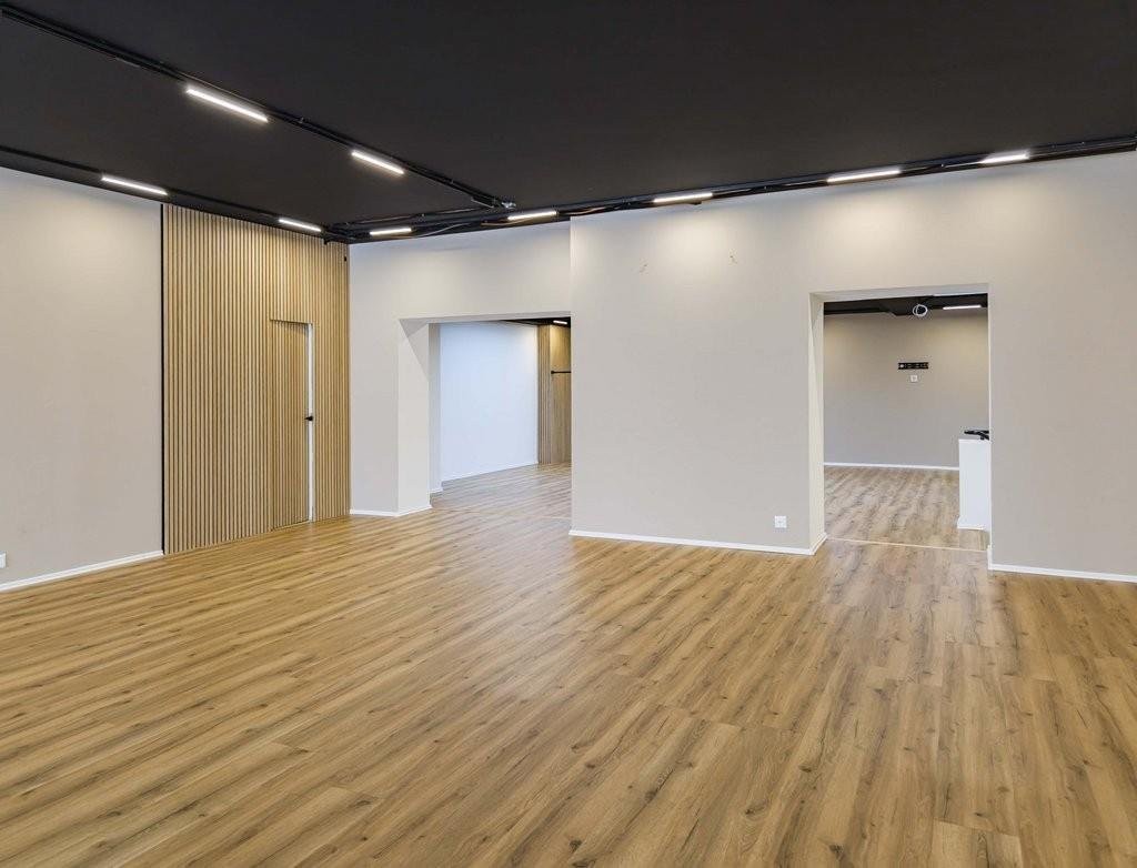 198m² shop, foto 3 di 9