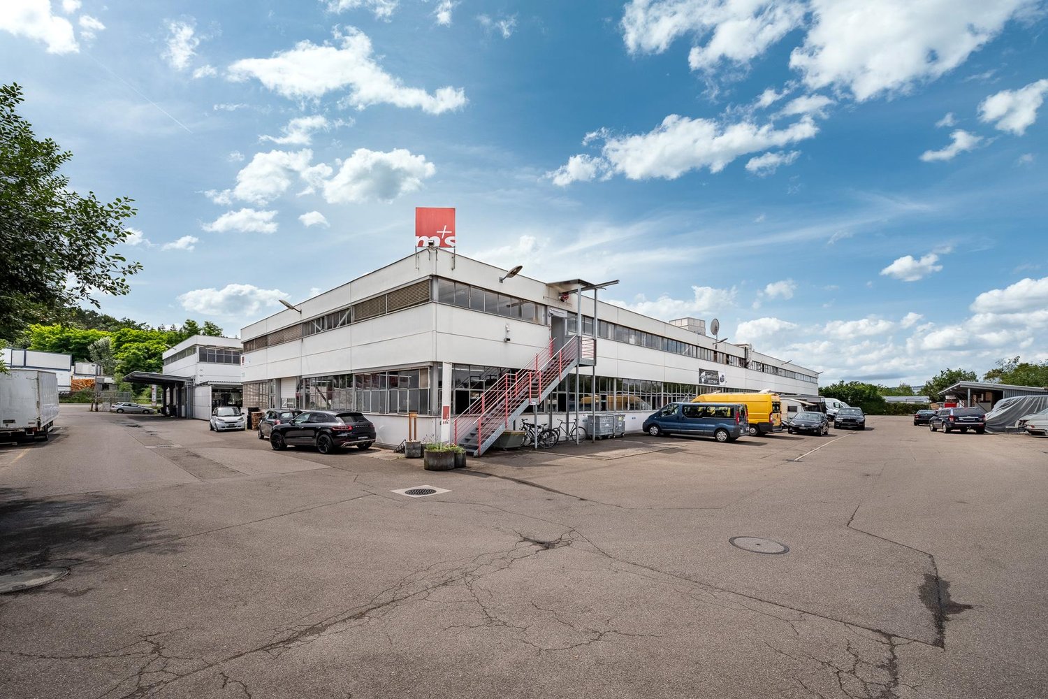 212m² commerciale