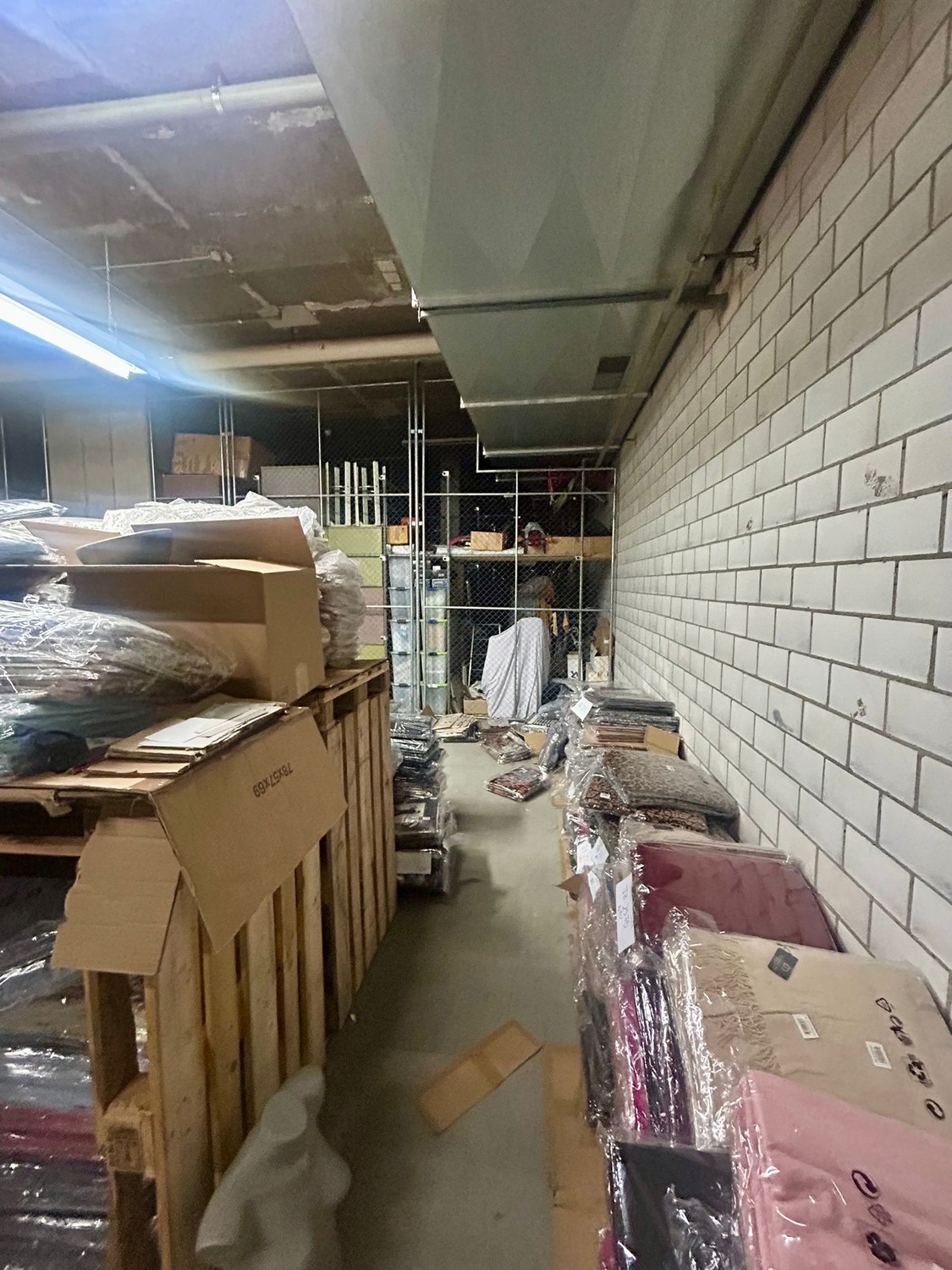 Compartimento di cantina di 80m²