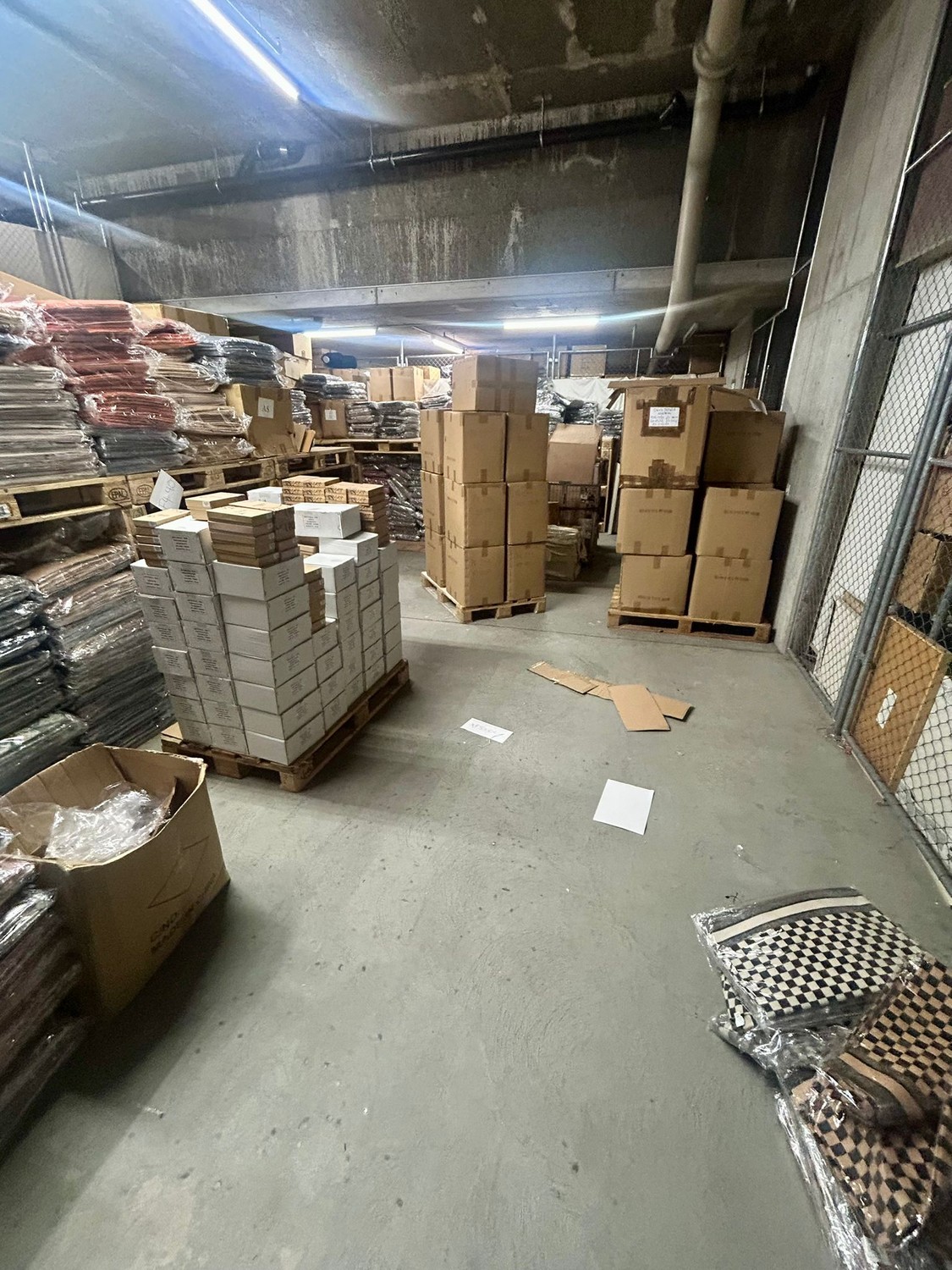 Compartimento di cantina di 80m²