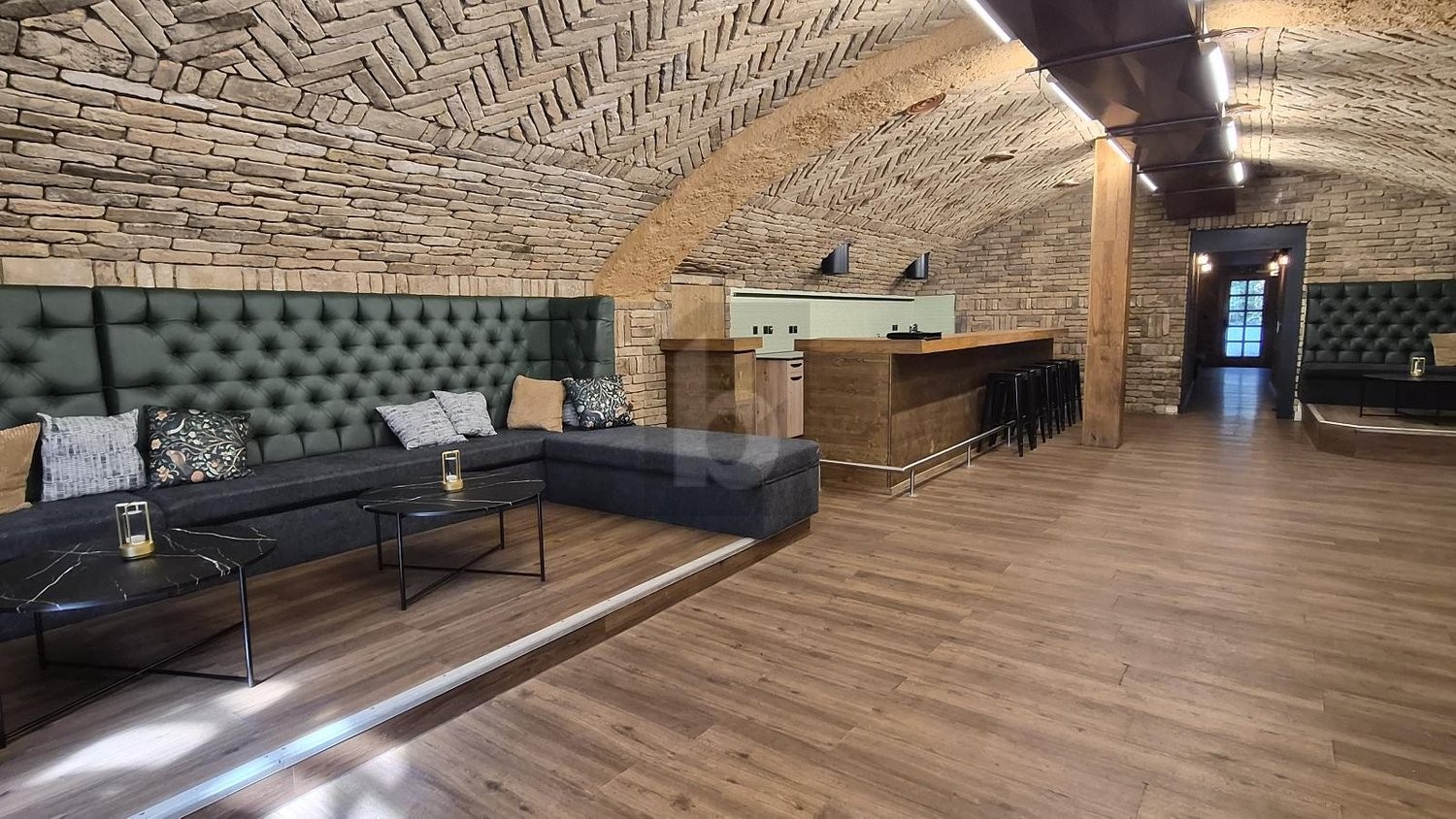 negozio di 160m²