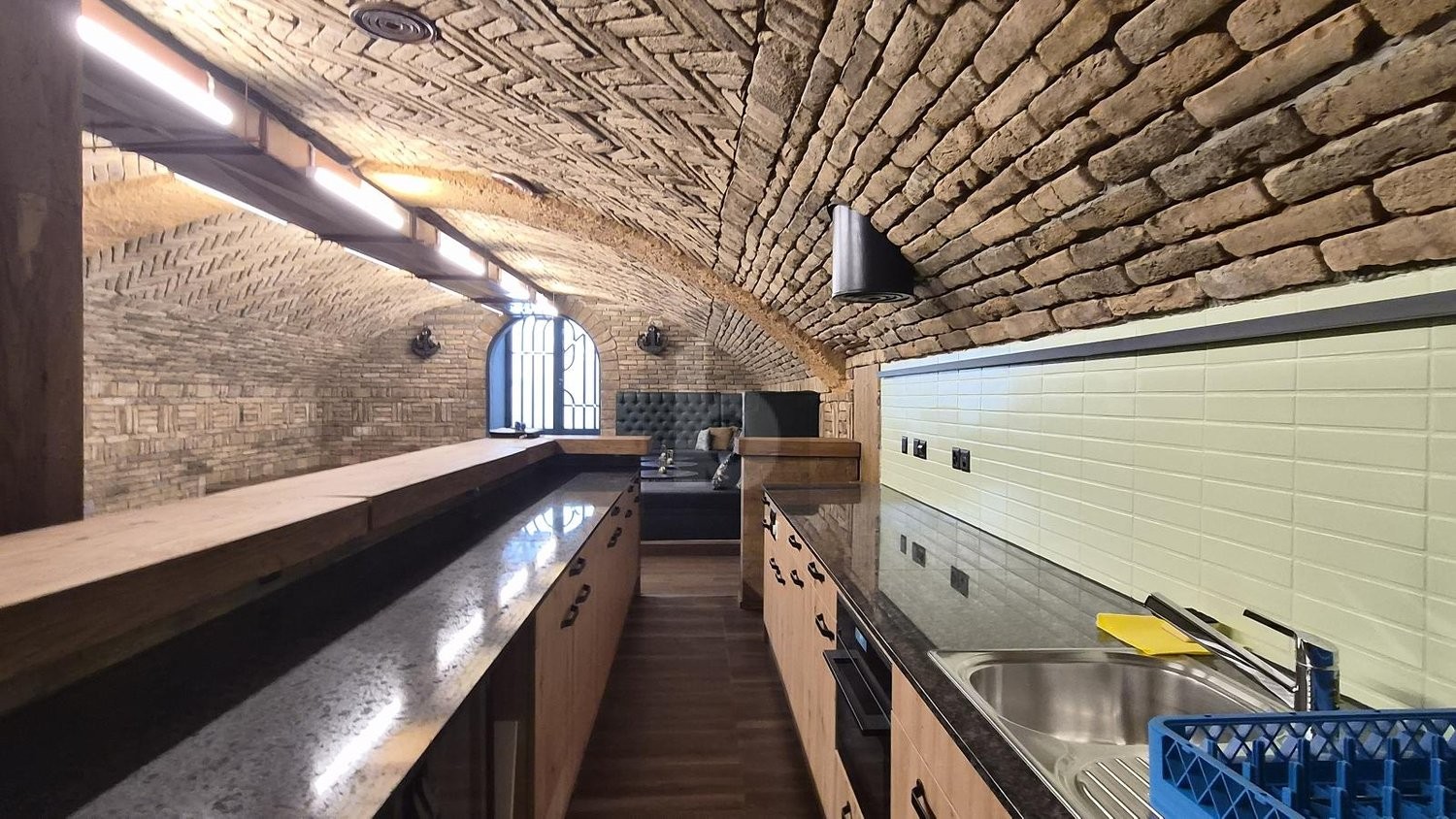 negozio di 160m²