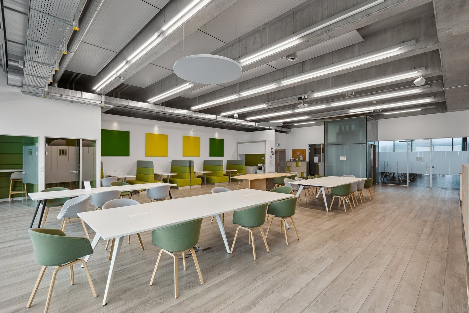 726m² living / commercial building