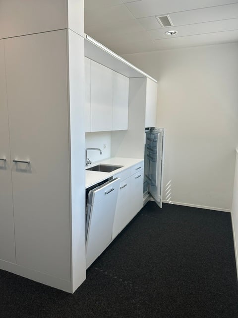 106m² ufficio, foto 2 di 10