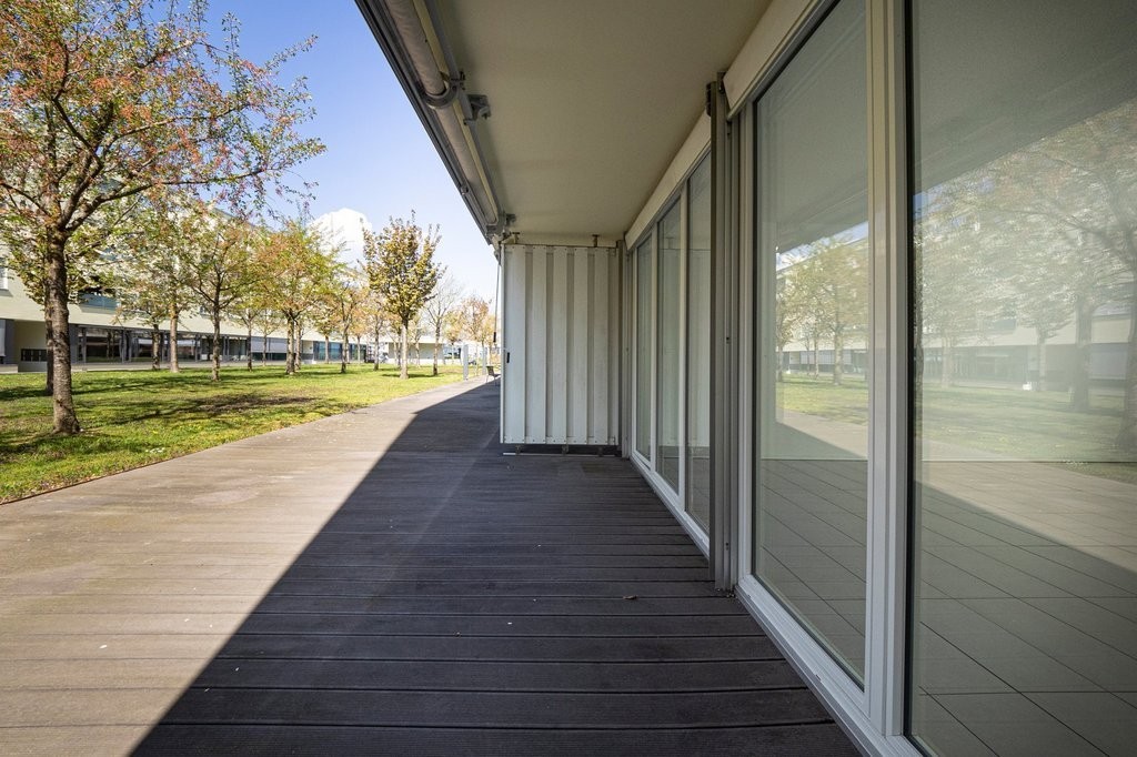 85m² commercial