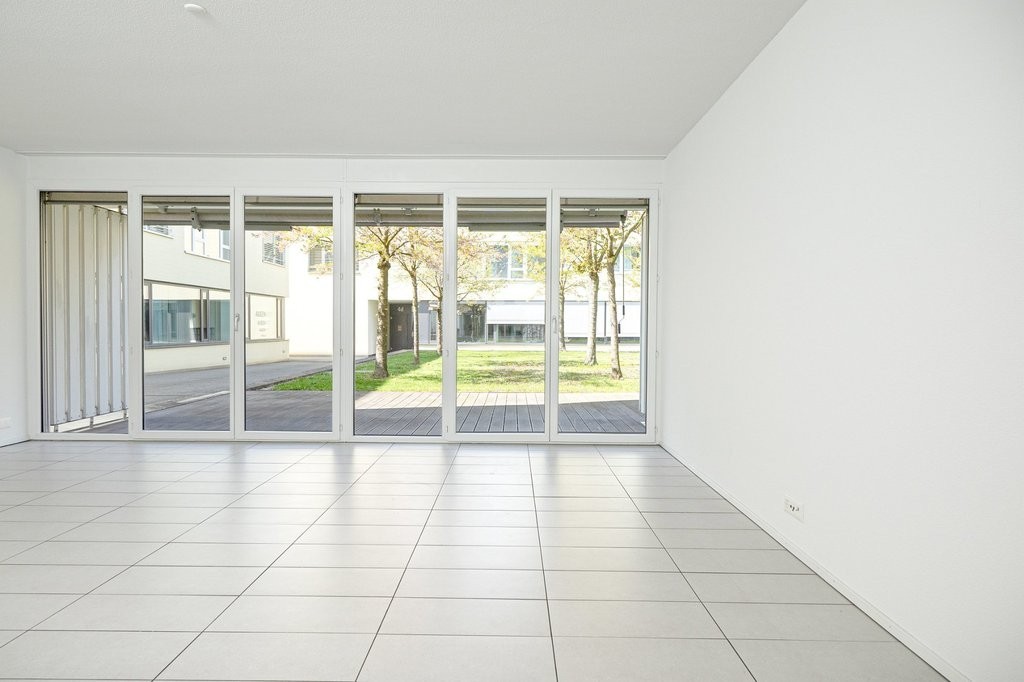 85m² commercial