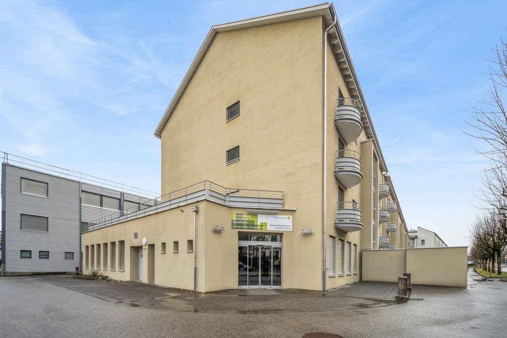 negozio di 444m², foto 1 di 9