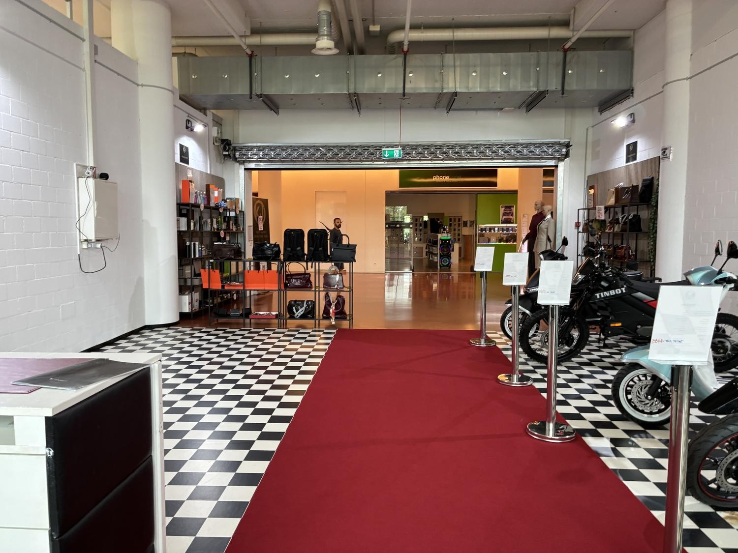 125-125m² commerciale