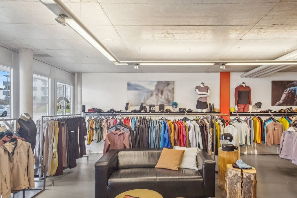 174m² commercial