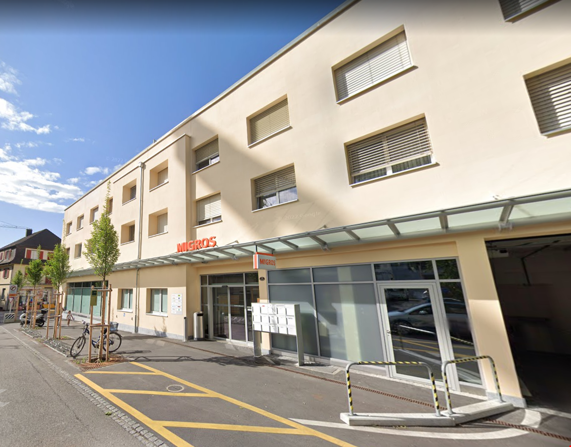 175m² shop