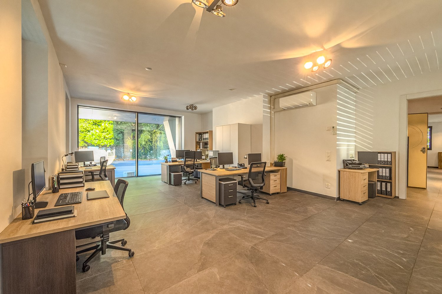 159m² office