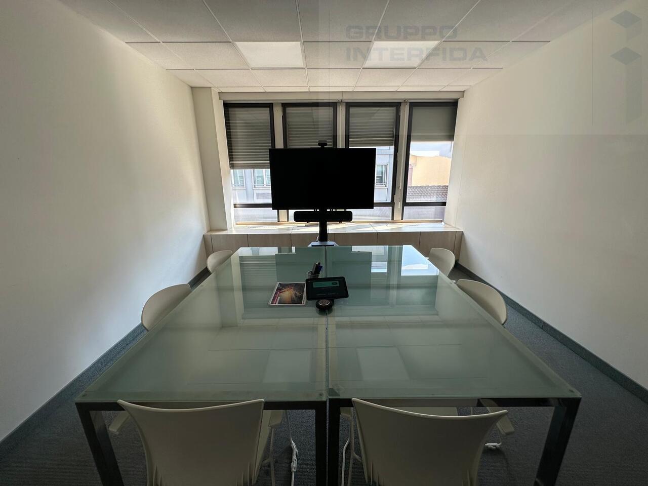 332m² bureau