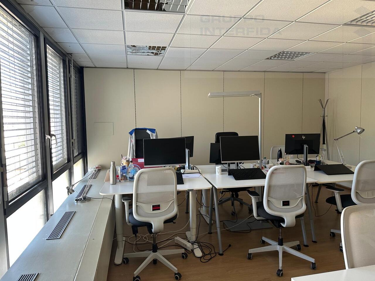 332m² bureau
