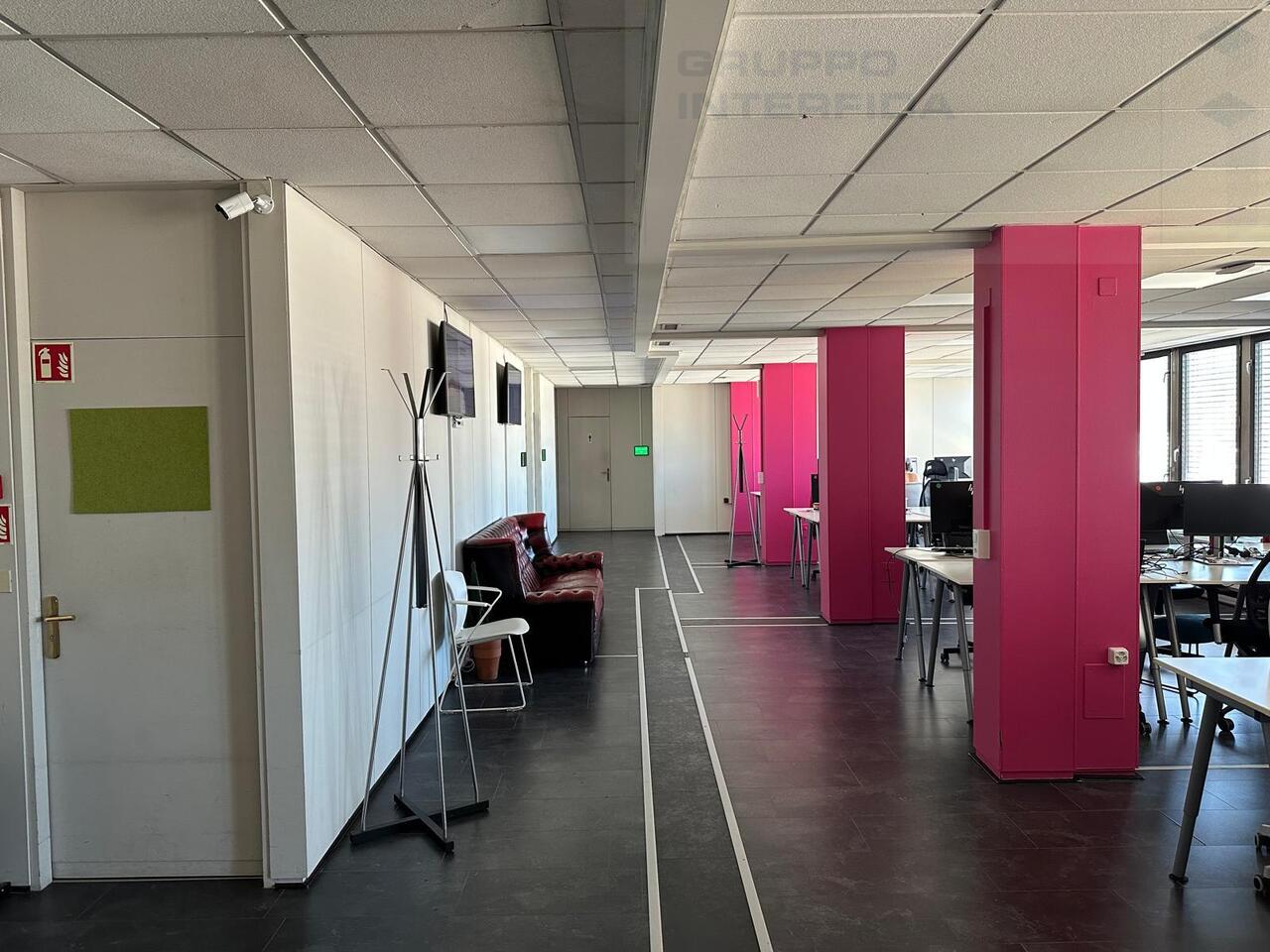 332m² bureau