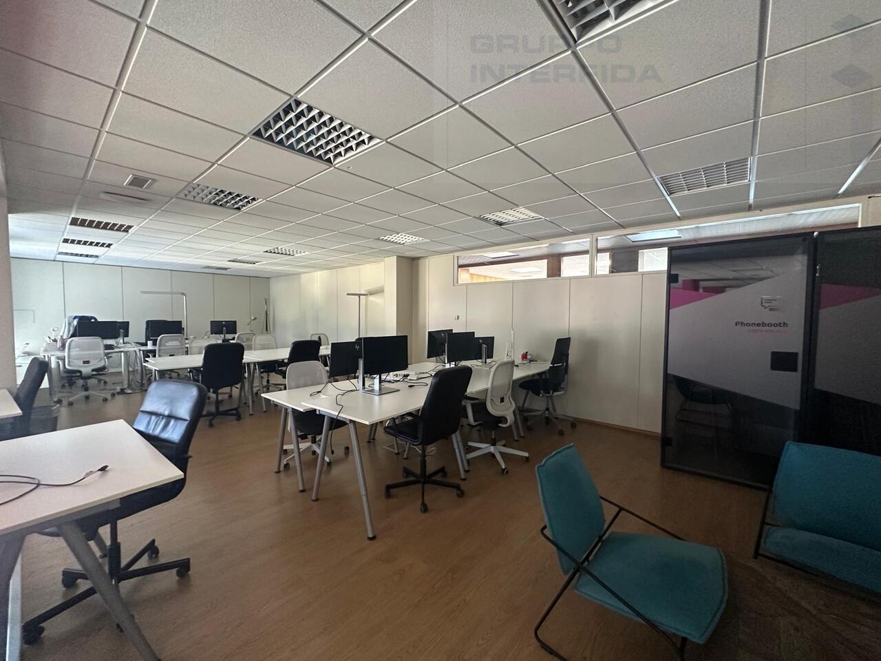 332m² bureau
