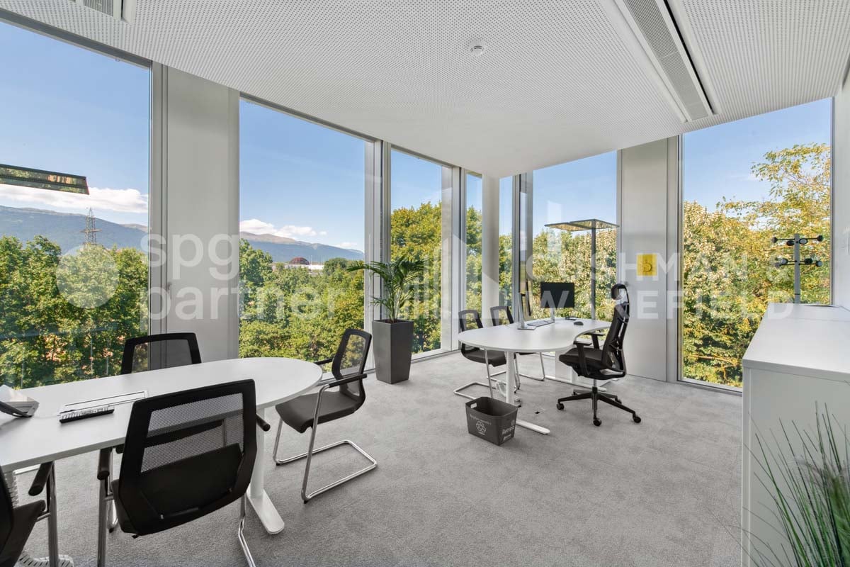1200m² office