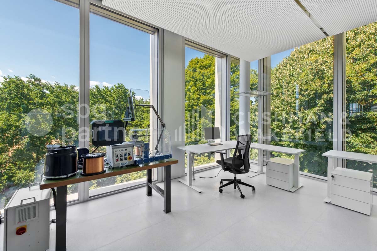 1200m² office
