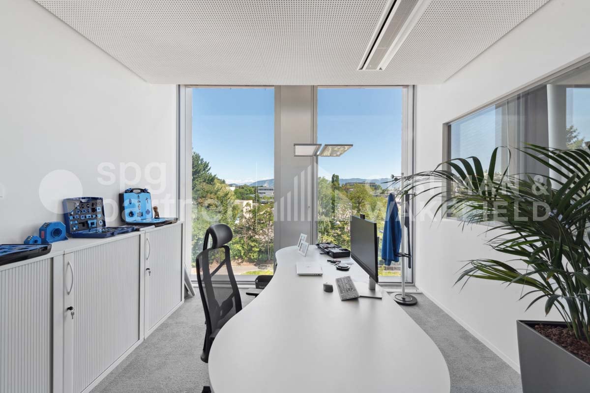 1200m² office