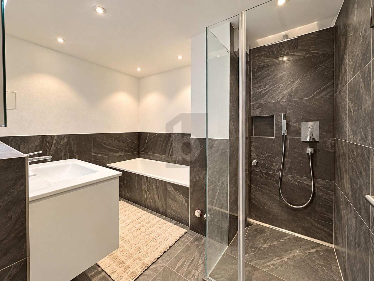 Appartamento di 2 ½ locali, foto 1 di 4