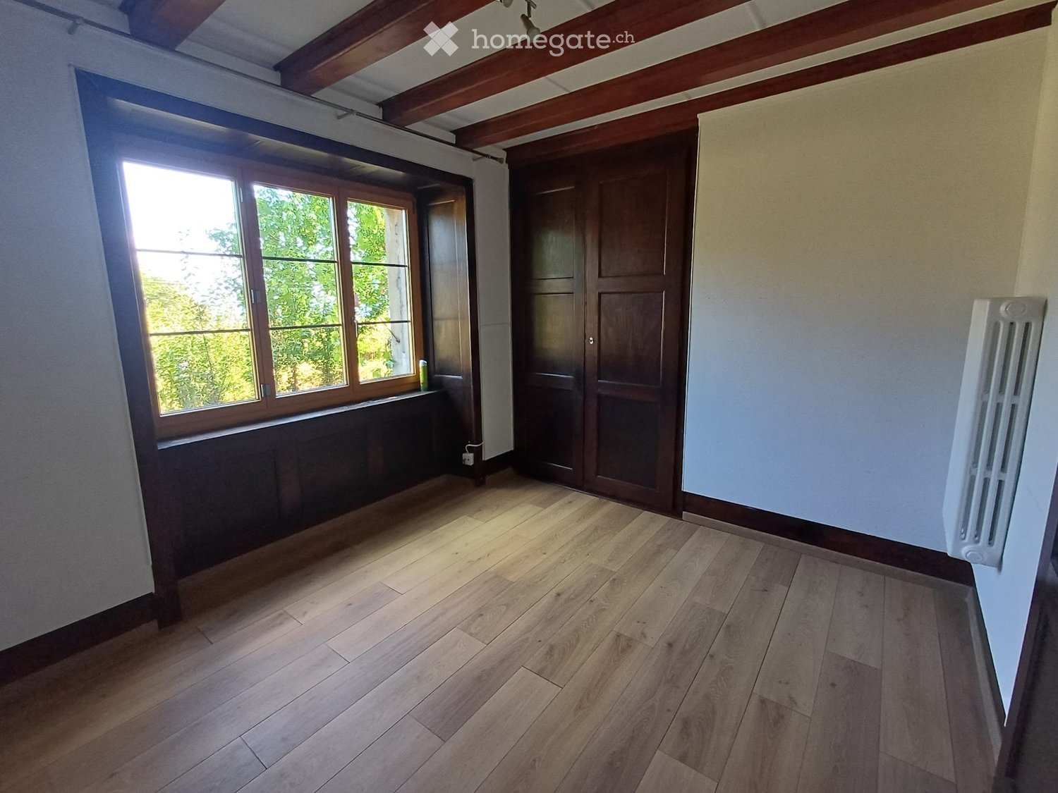 5 rooms apartment