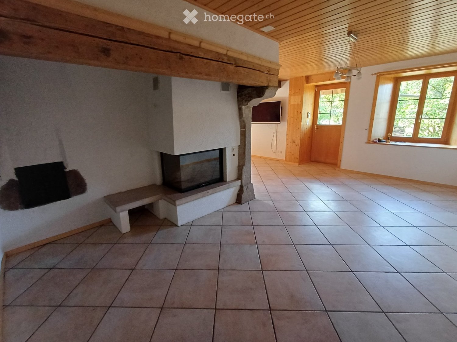 5 rooms apartment