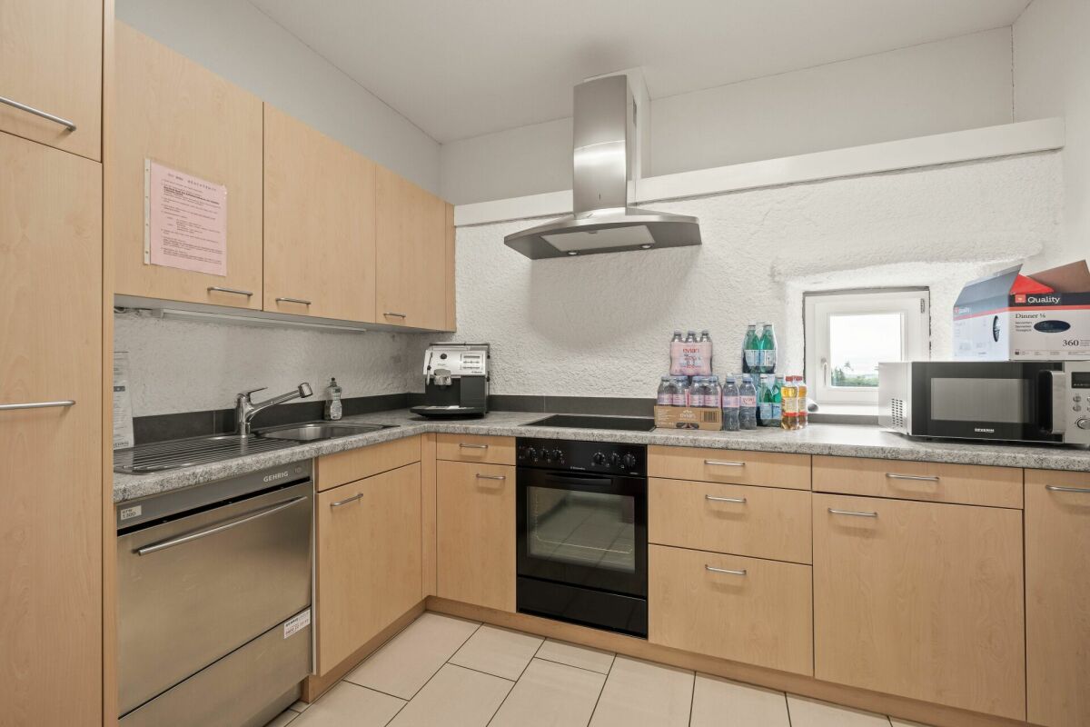 24m² office