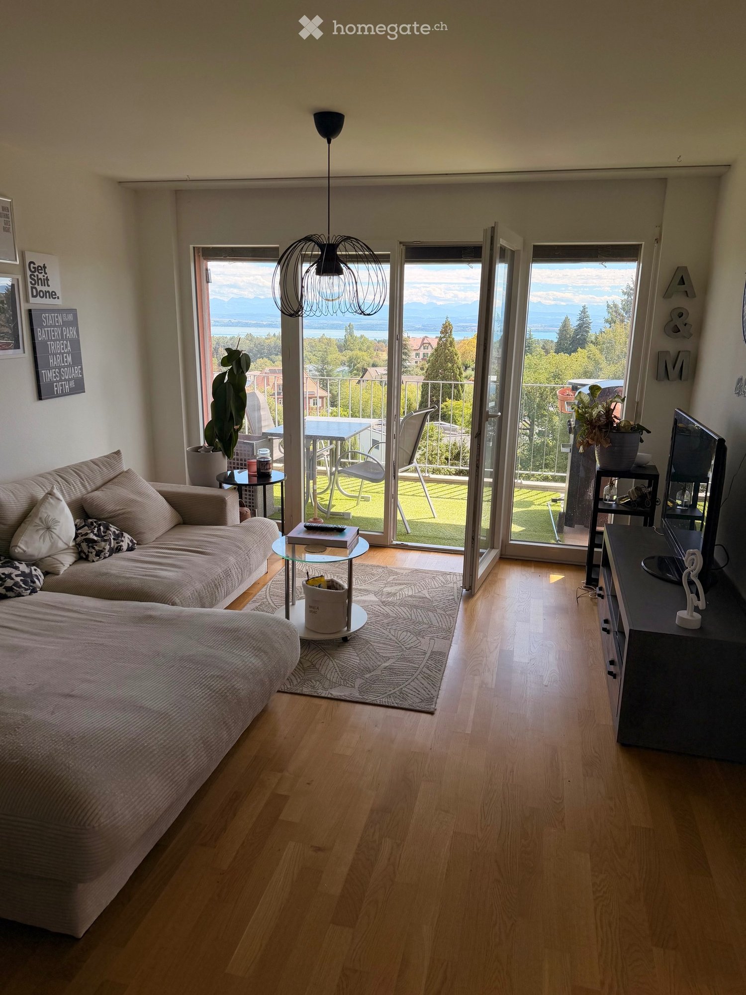 5 rooms apartment