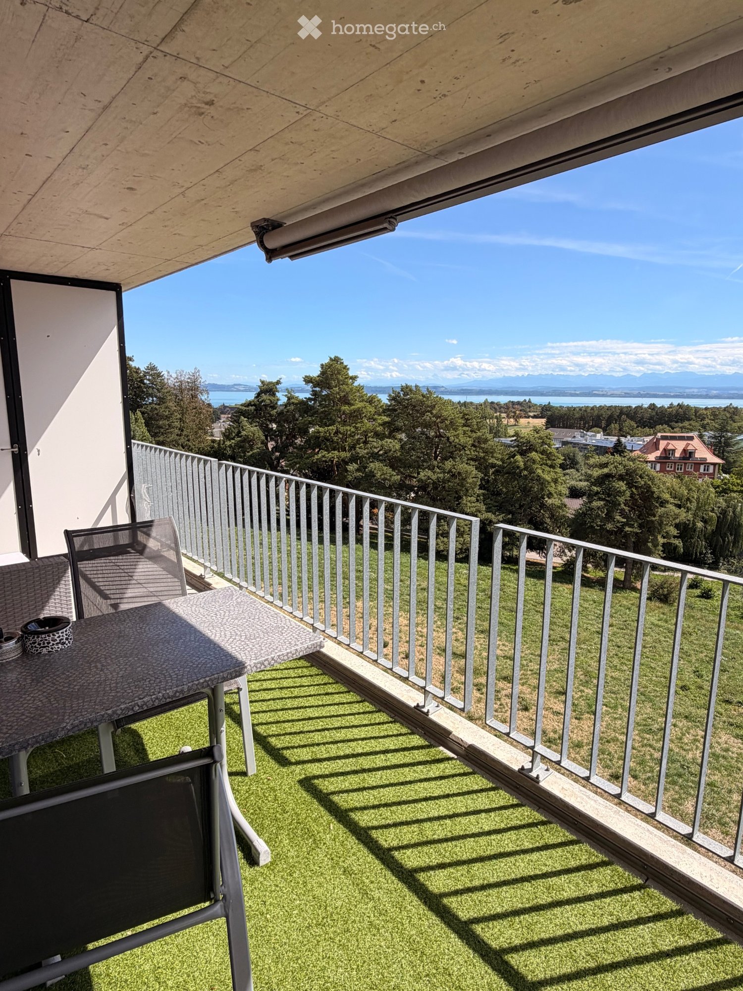 5 rooms apartment