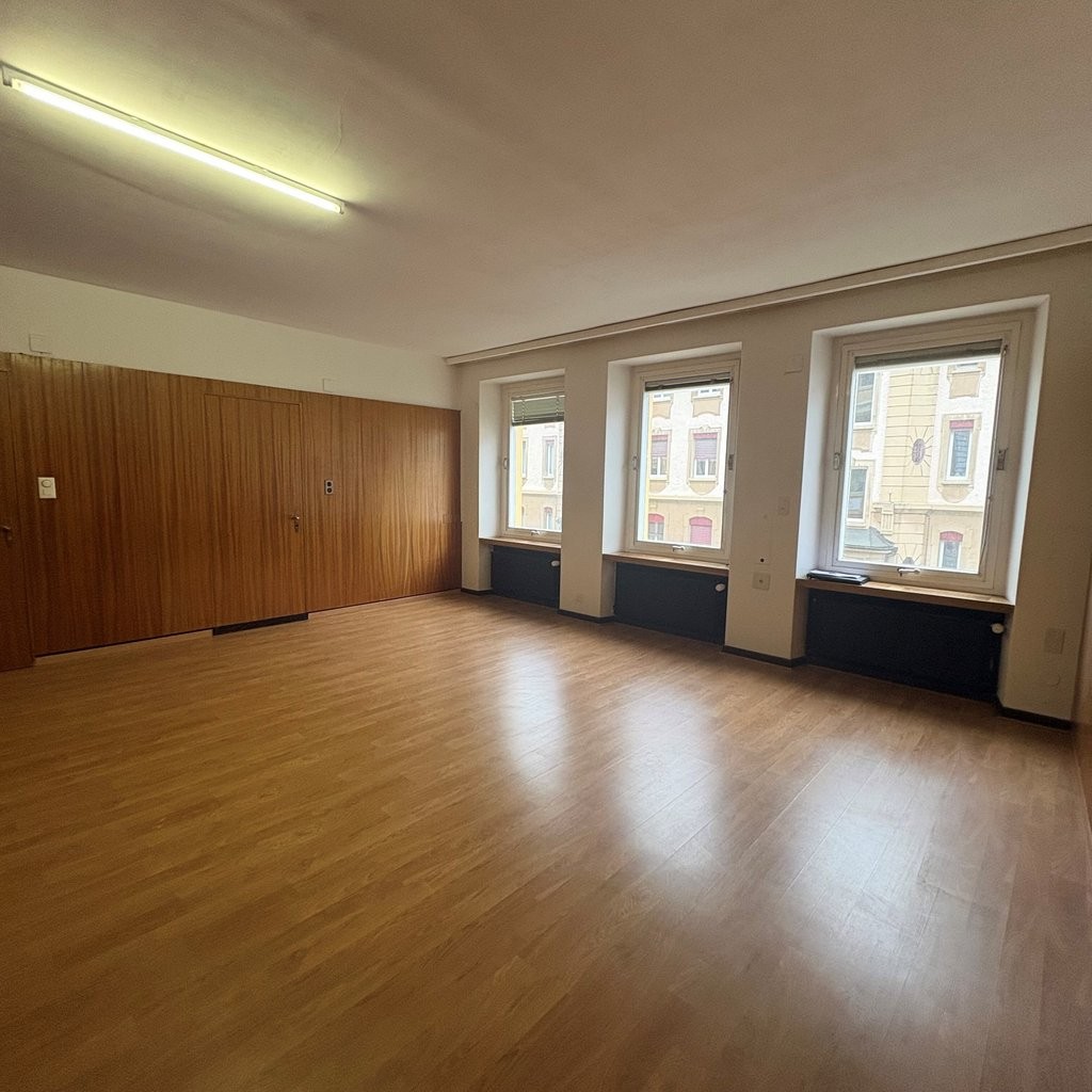 28m² commerciale