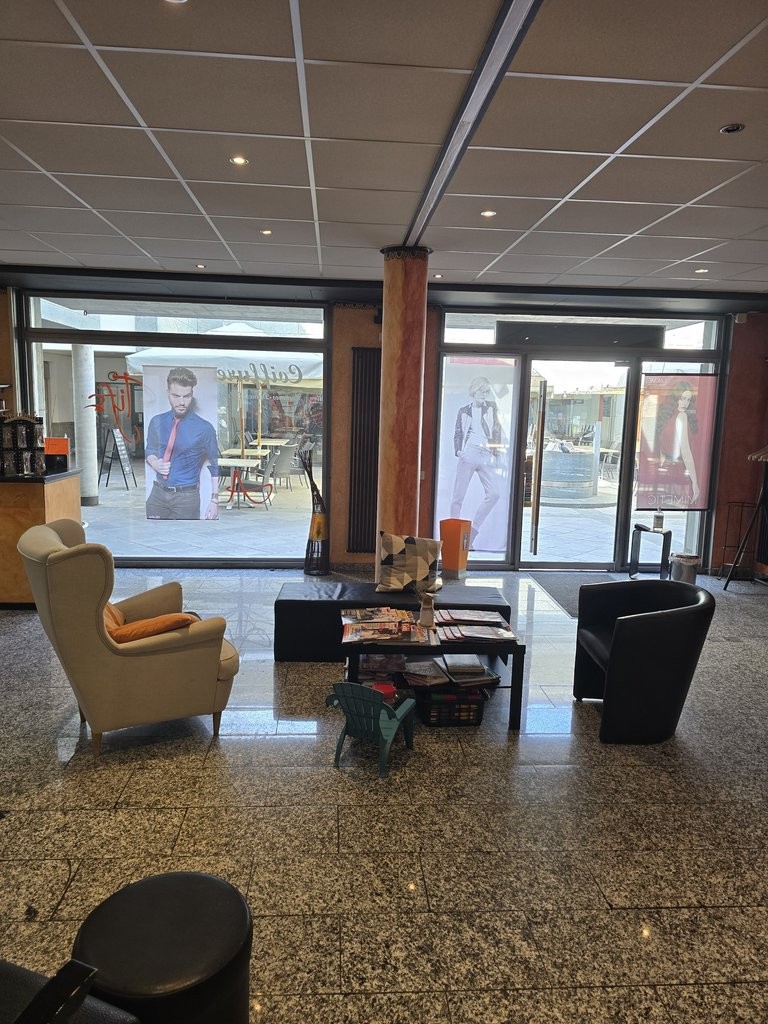 71m² negozio