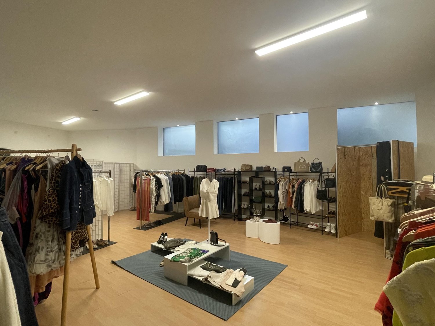 95m² negozio