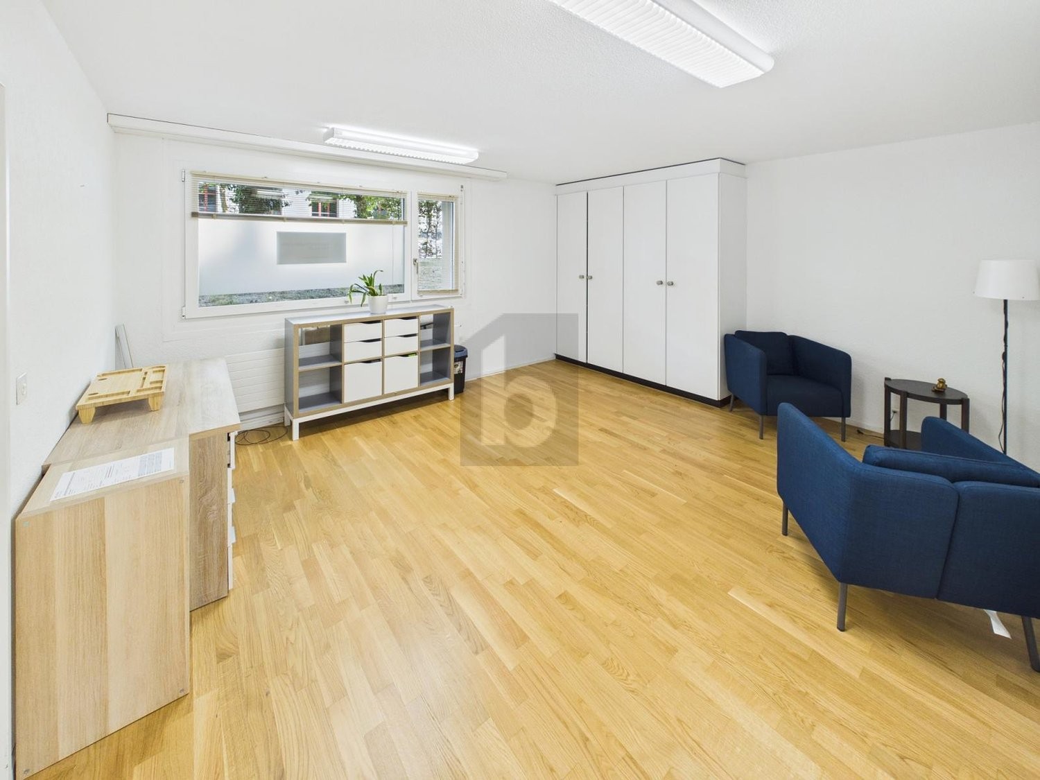 136m² bureau