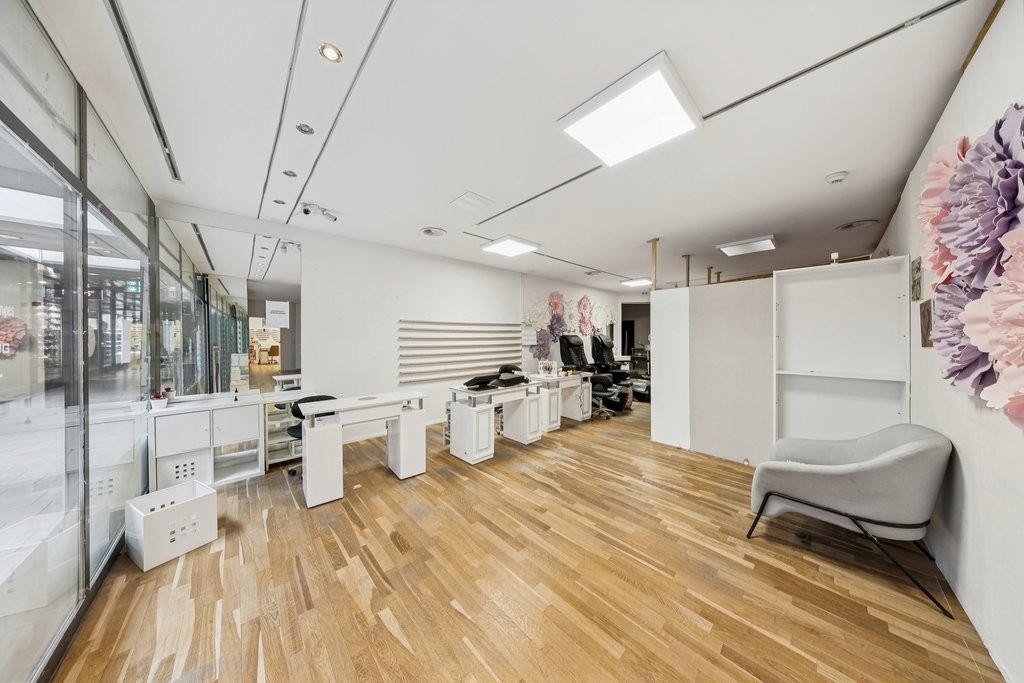 negozio di 163m²