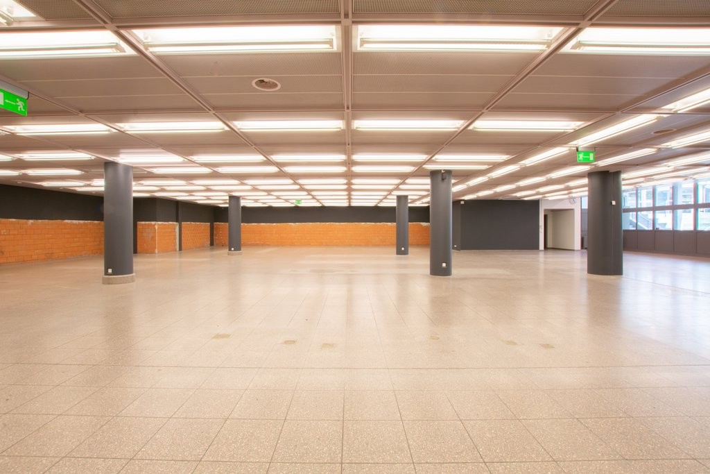 negozio di 1495m²