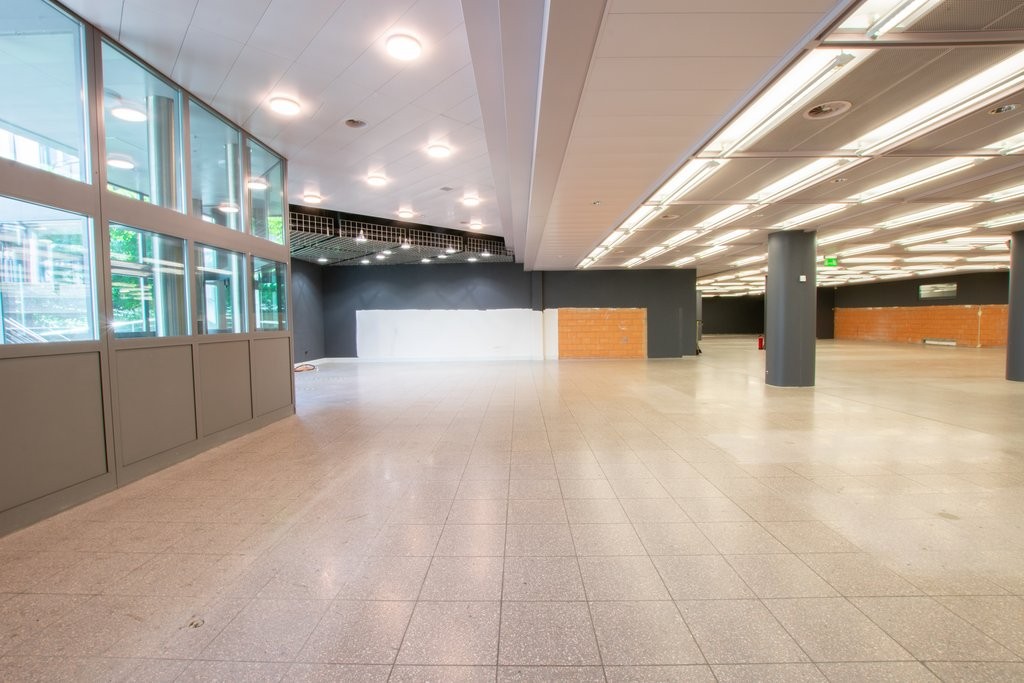 negozio di 1495m²