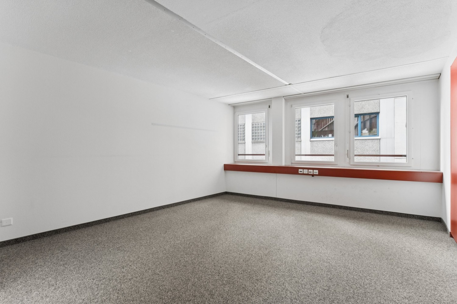 698m² de bureaux