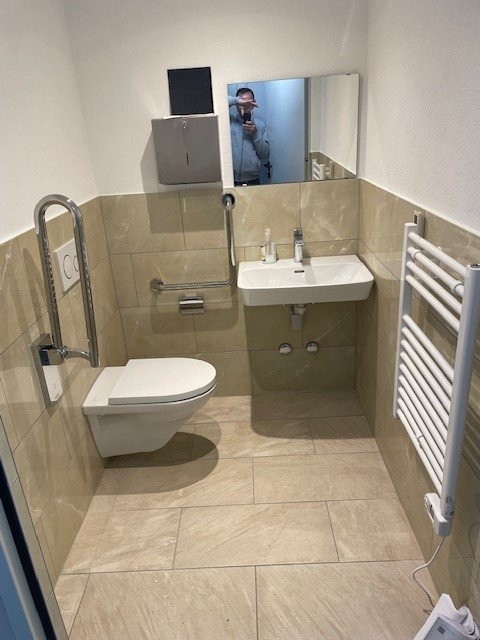 79m² office