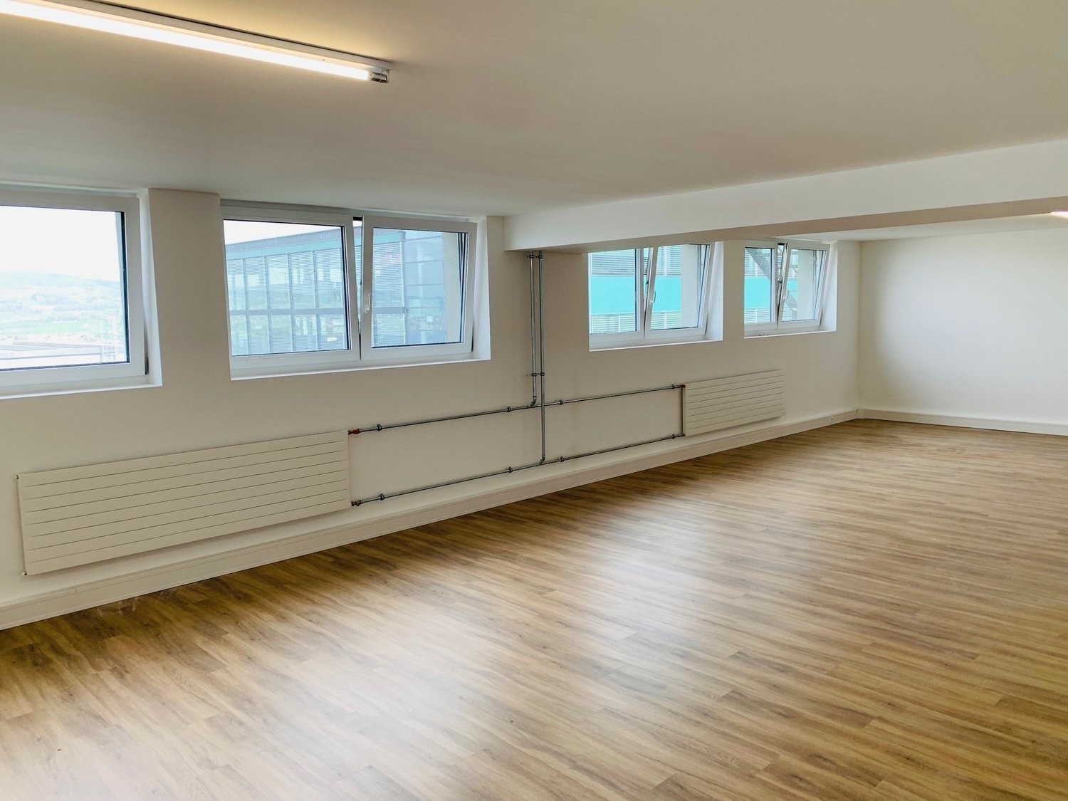 79m² office