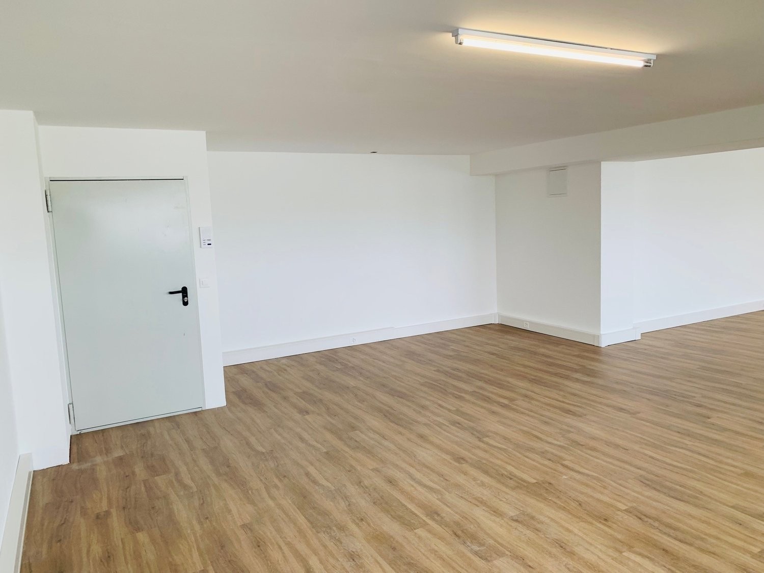 79m² office
