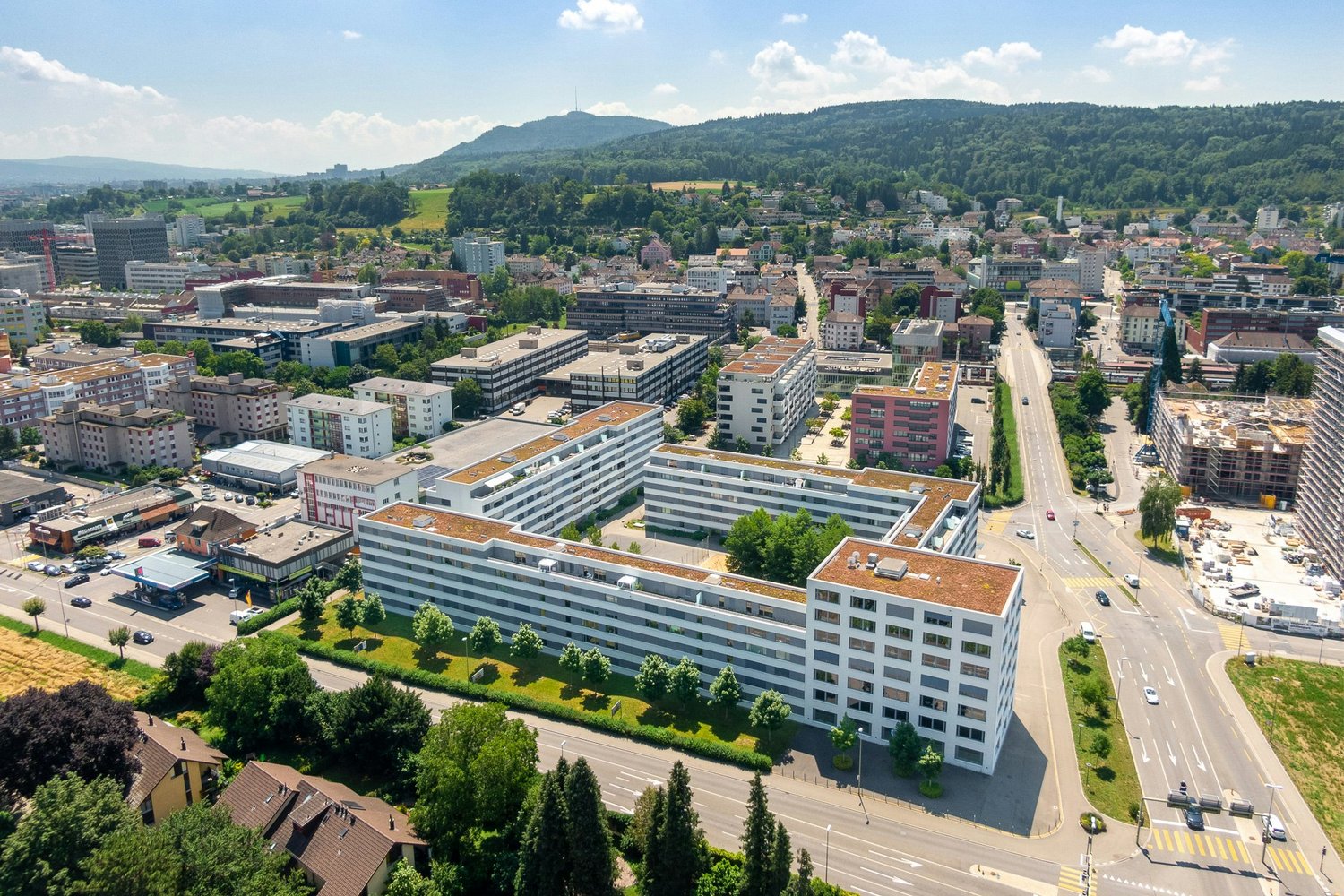 1704m² office