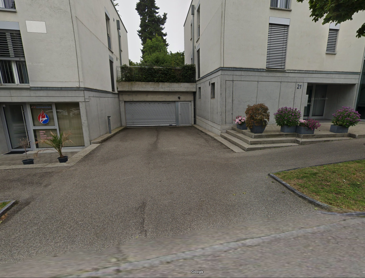 Posto auto in garage