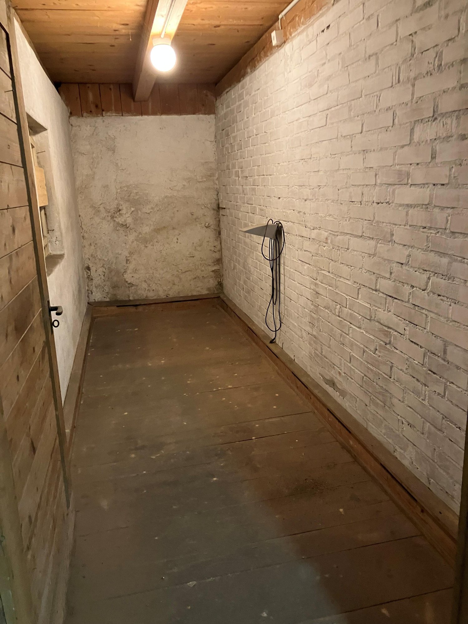 270m² locale di magazzino