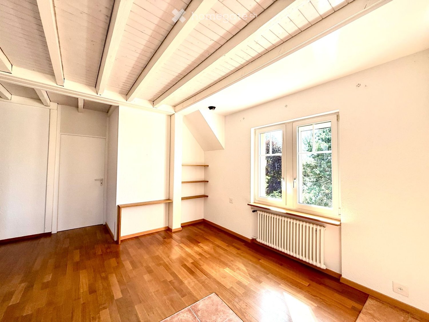 5 rooms apartment