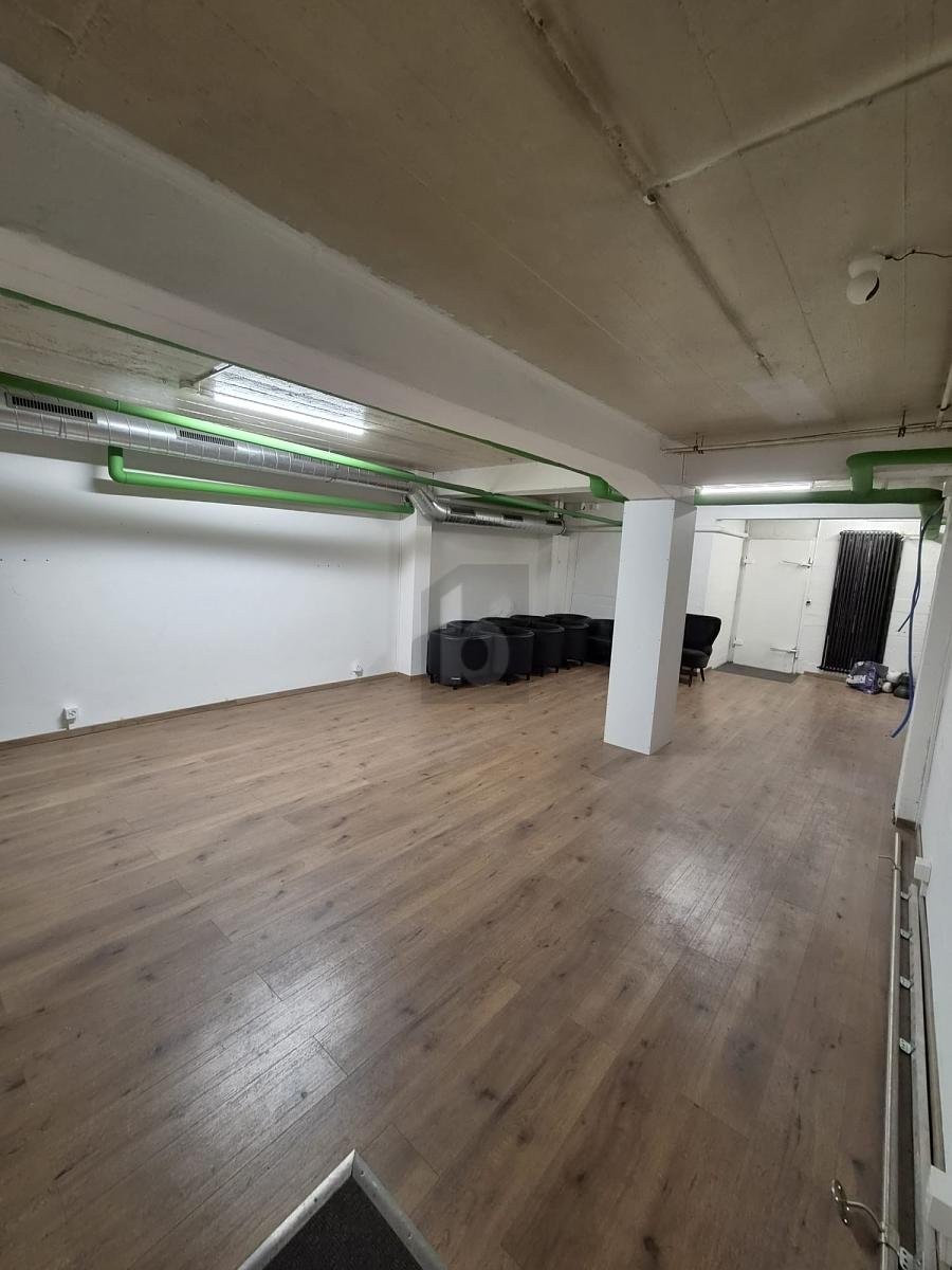 180m² negozio