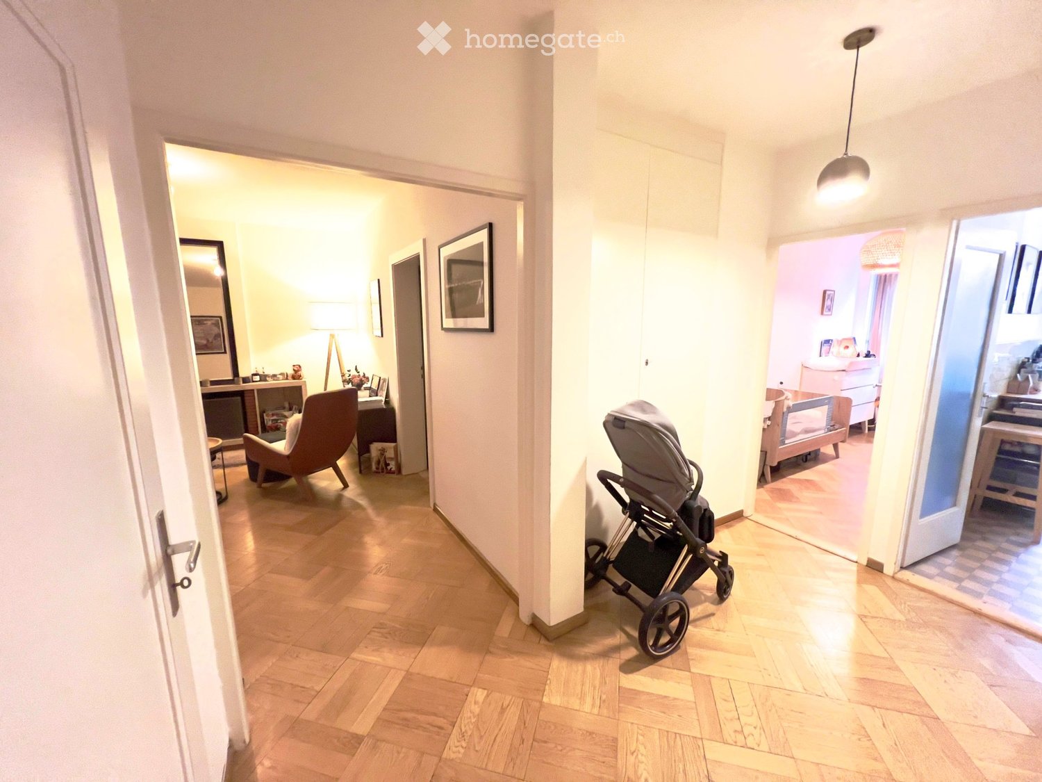Bellissimo appartamento di 4,5 locali con doppia esposizione e due balconi Florissant / Rue de lAthénée